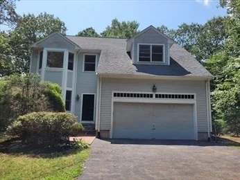 2399 Bay Rd, Sharon