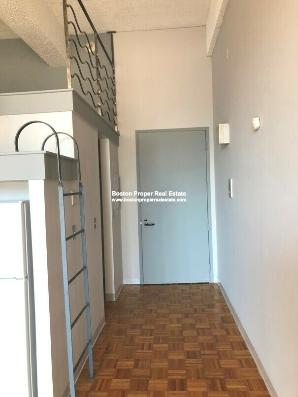 61 Brookline Ave, Fenway