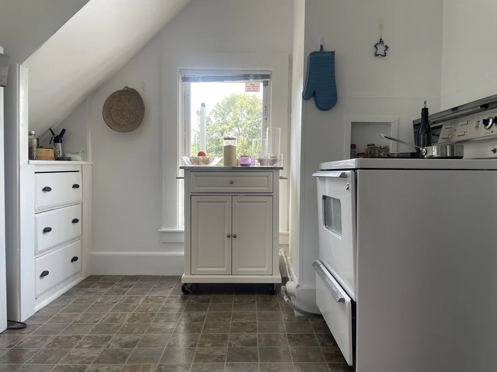 22 Cleveland Ave, Woburn