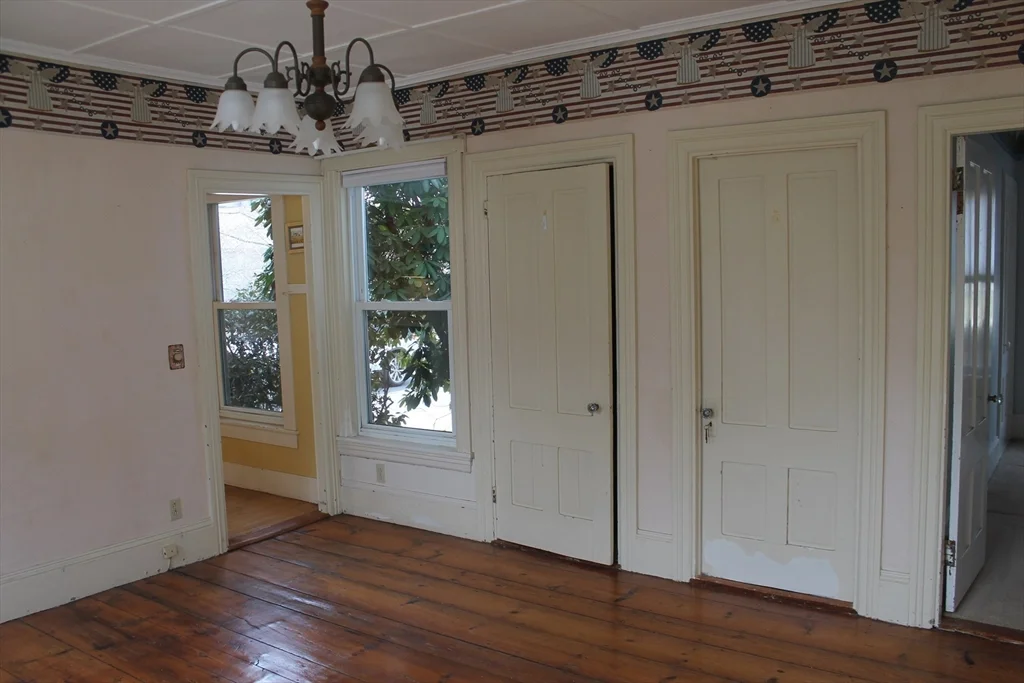 112 Cottage St, Franklin