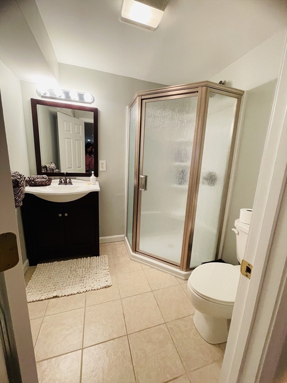 10 Sheryl Dr, Shrewsbury