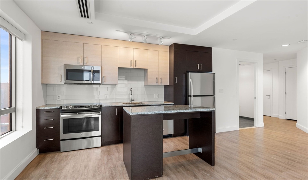 99 Kneeland St, Chinatown