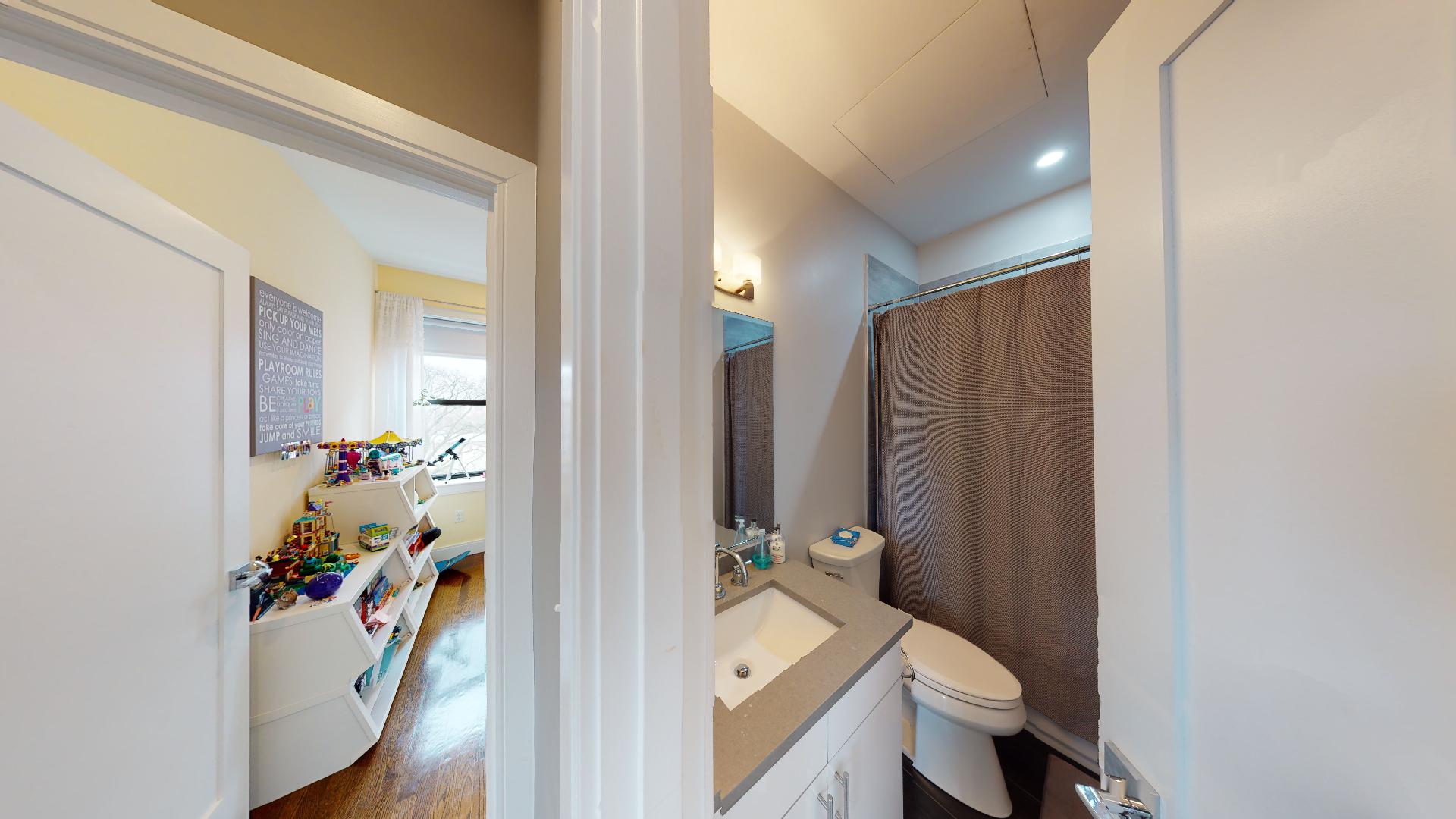 11 Newcomb St, Roxbury