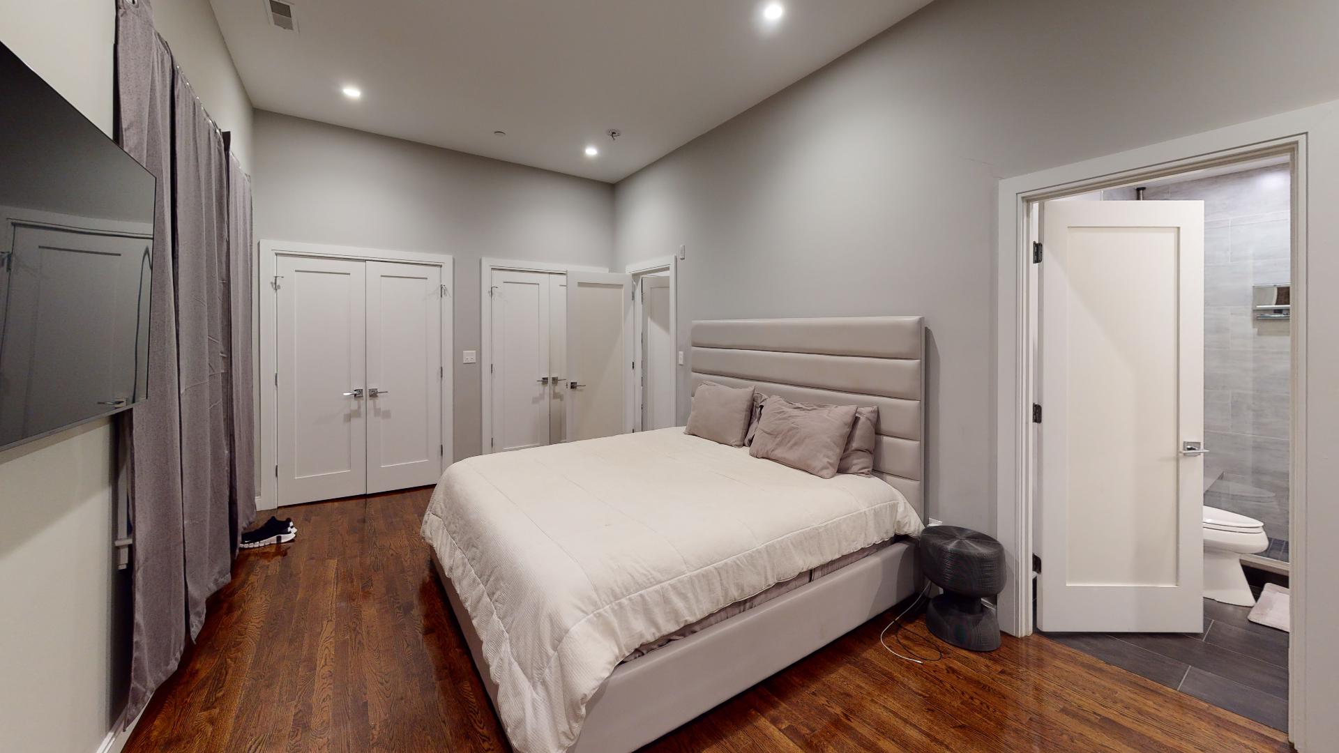 11 Newcomb St, Roxbury