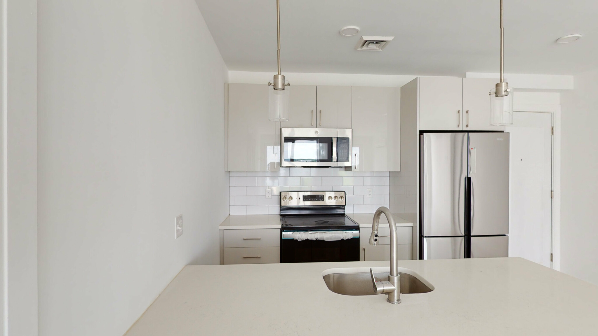 3 bed, 1 bath apartment for rent at 42 North Beacon St Unit 501, Allston — photo 3 of 22