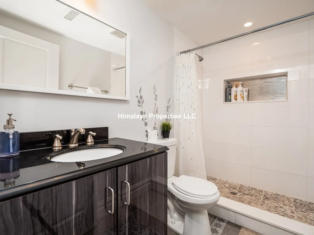 2 Buckley Ave, Jamaica Plain