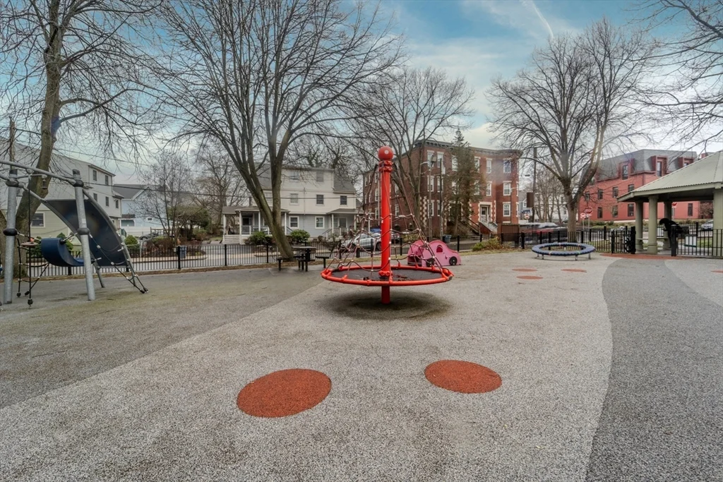86 Winthrop St, Roxbury