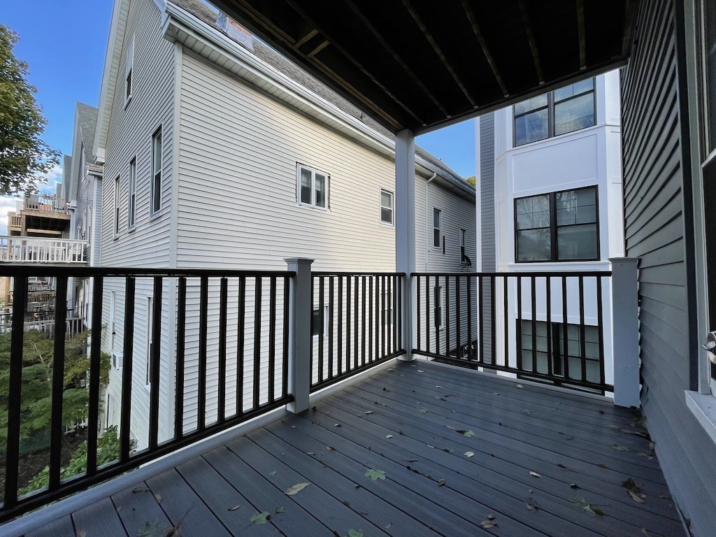 9 Cornwall St, Jamaica Plain