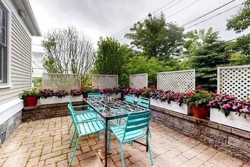 2 Benton Rd, Spring Hill