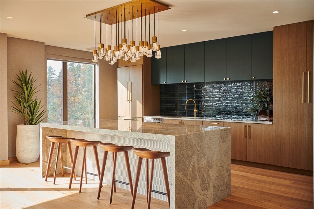 20 4th Ave, Burlington