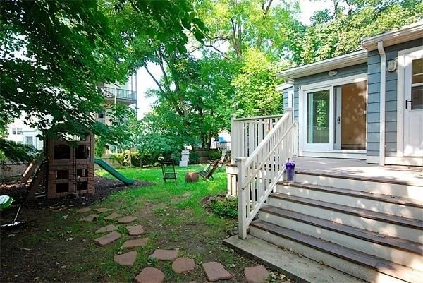 111 Fayerweather St, West Cambridge