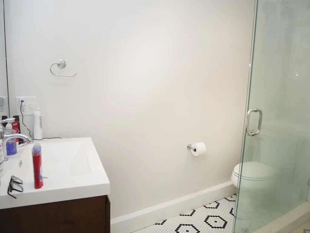 15 Maywood, Roxbury