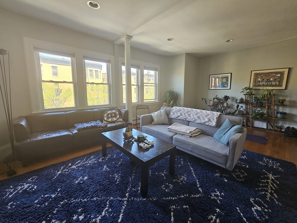 686 Washington St, Brookline