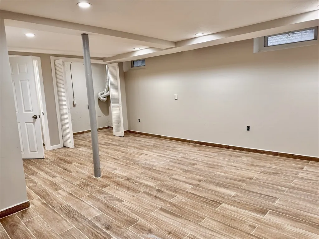 84 Reed St, West Side