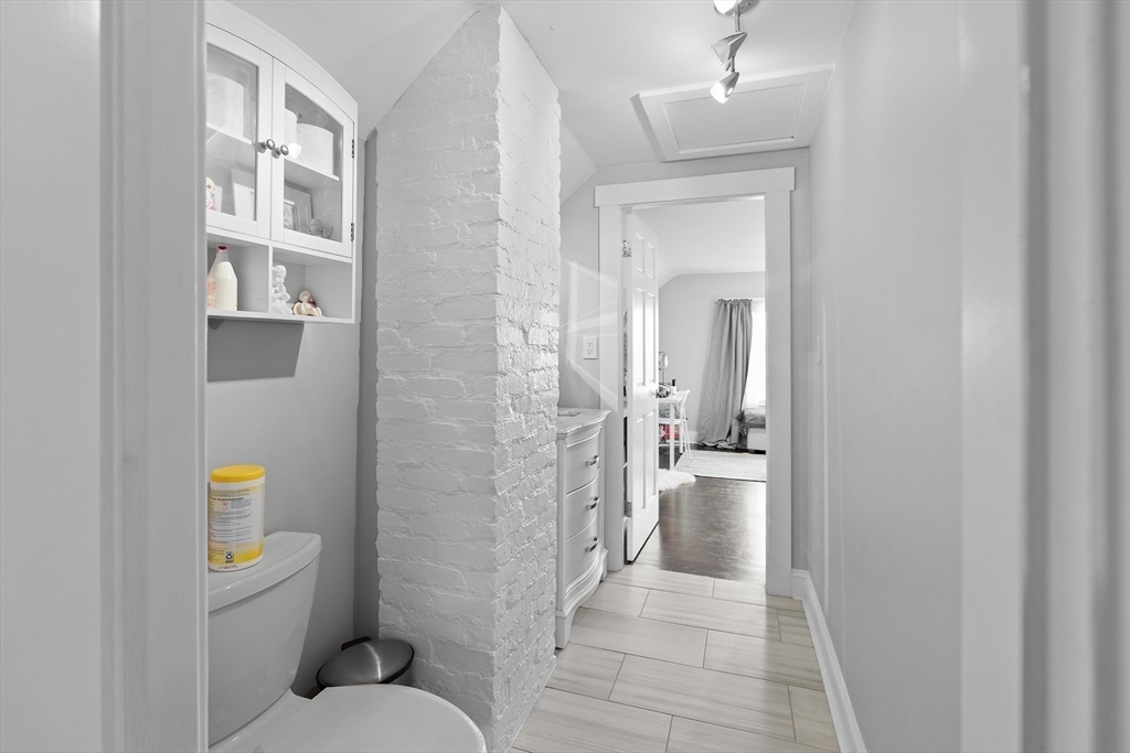 86 Chester Ave, Winthrop