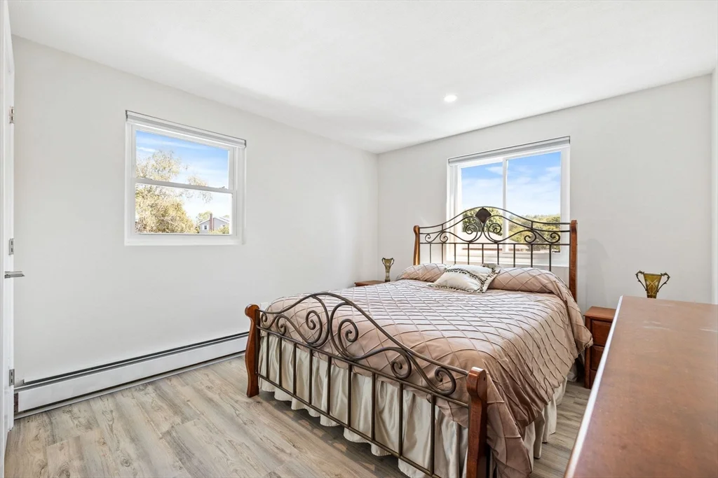 46 Juniper Dr, Saugus