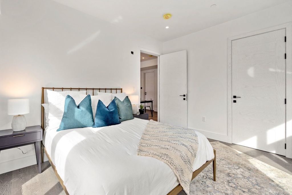 69 Walnut St, Brookline Village