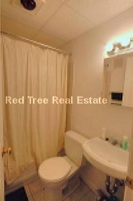 1061 Beacon St, Longwood