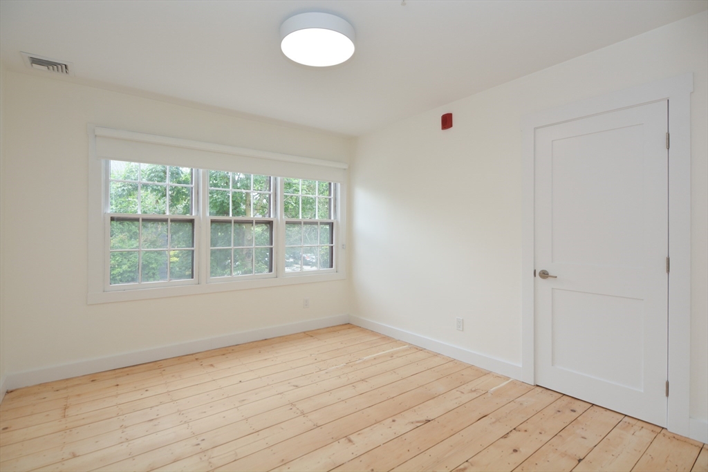 9 State St, Marblehead