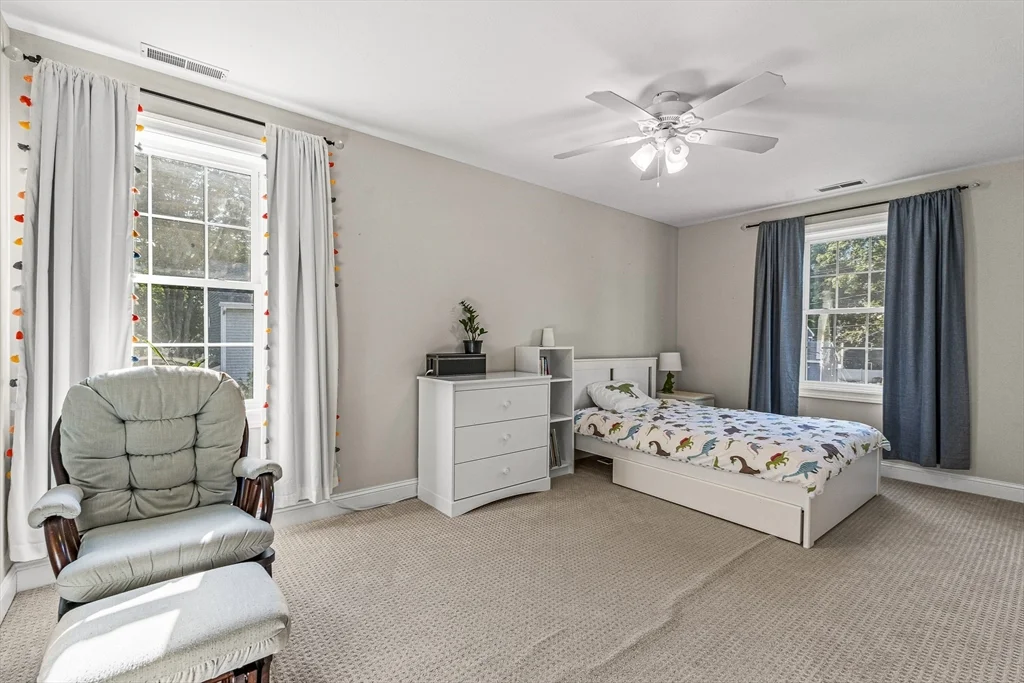 176 Washington St, Reading