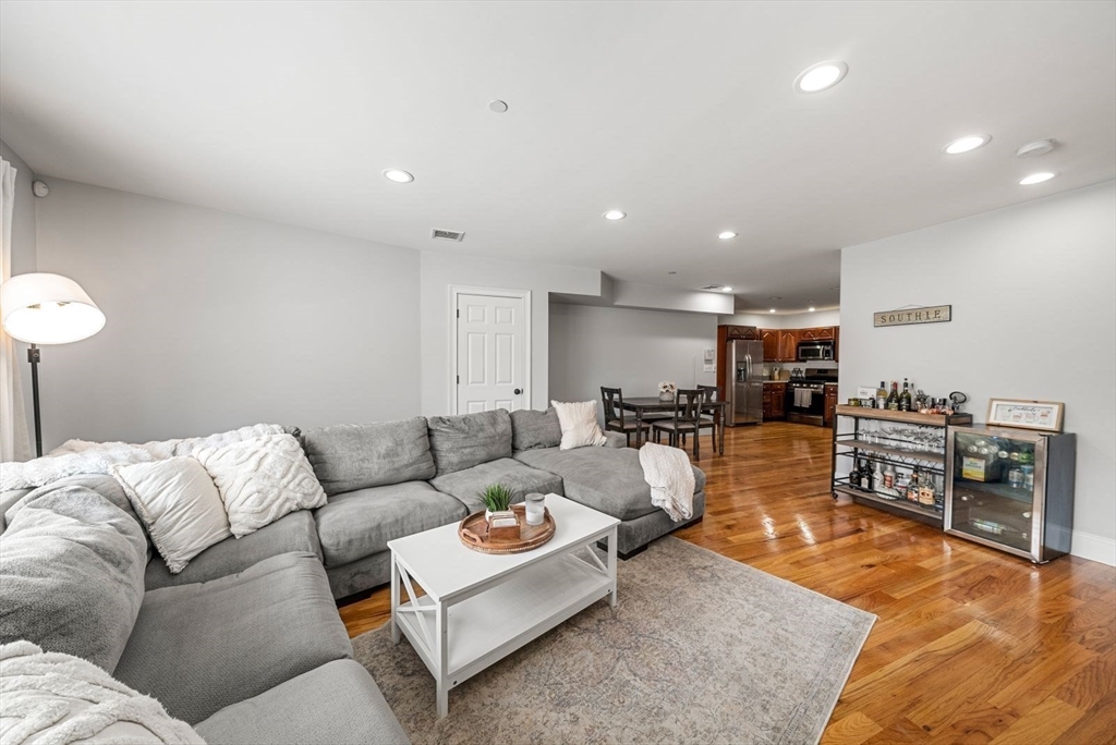 120 West 7th, South Boston