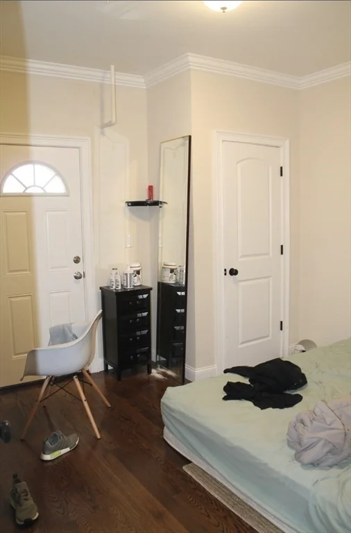 34 Circuit St, Roxbury