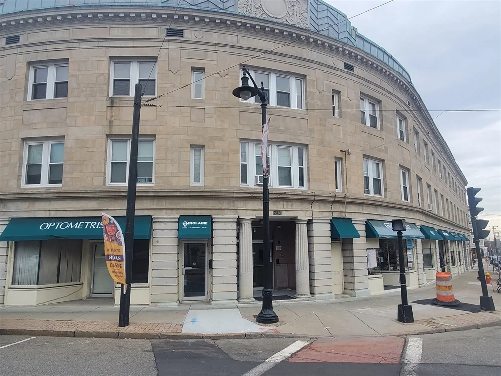 738 Washington St, Norwood