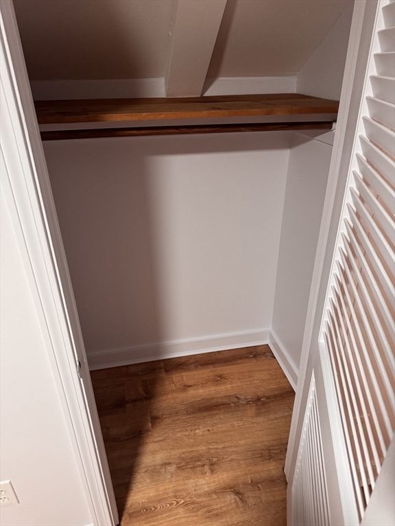 21 North Main St, Avon