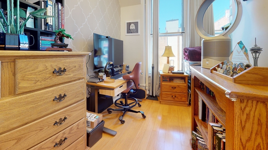 210 South, Leather District