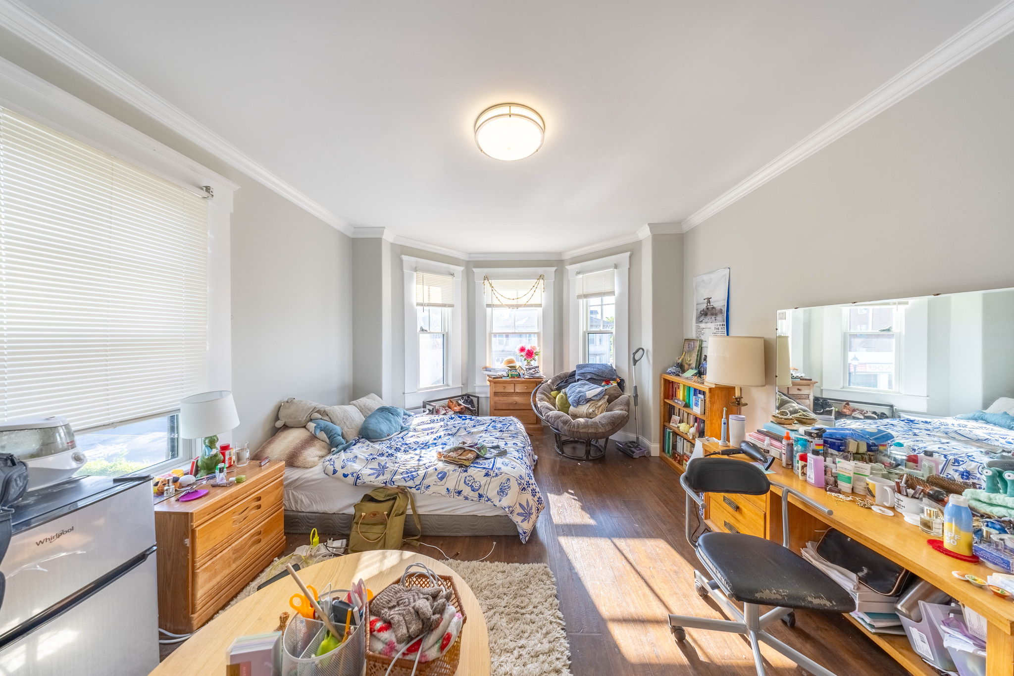 664 Moody St, South Side