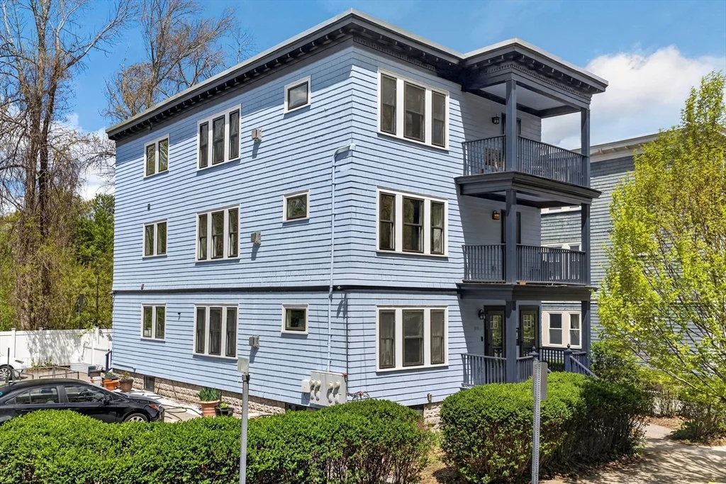 319 Forest Hills St, Jamaica Plain