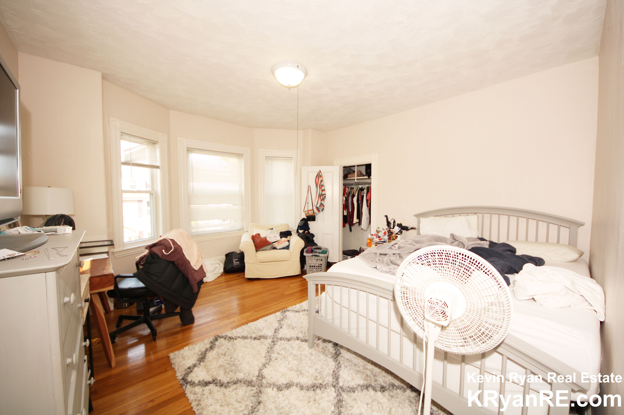 60-62 Bedford St, Banks Square