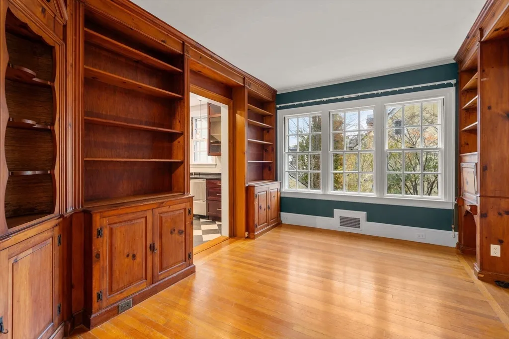 161 Clinton Rd, Fisher Hill