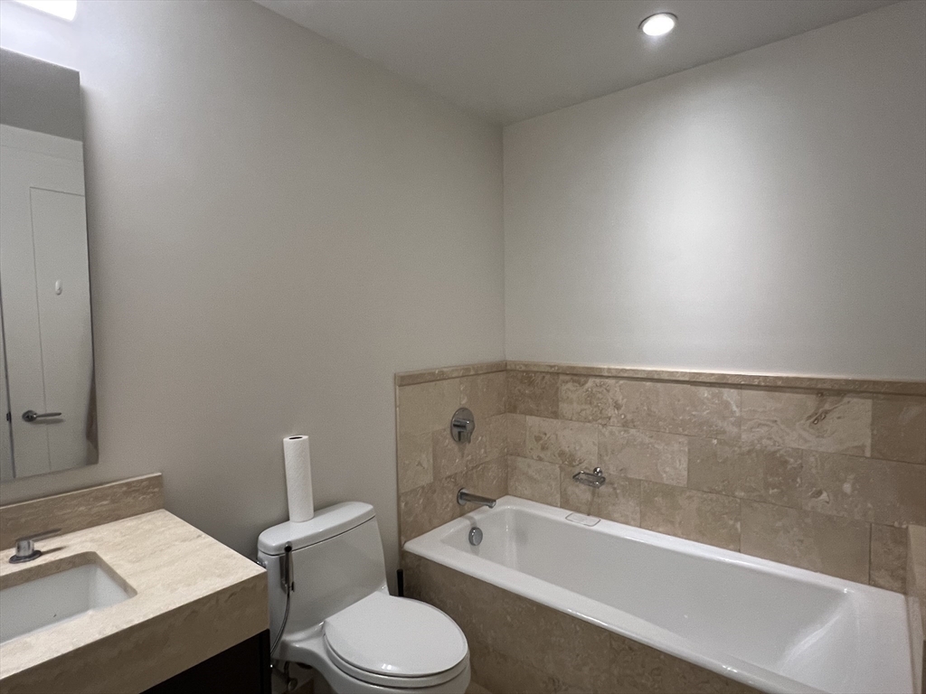 1 Franklin, Downtown