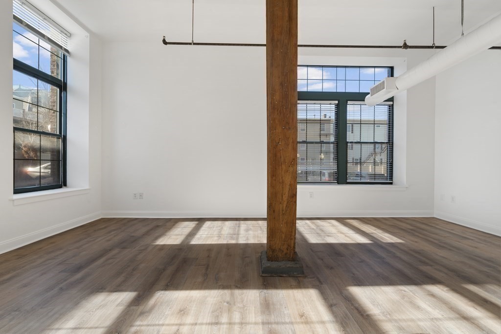 881 E 1st, South Boston