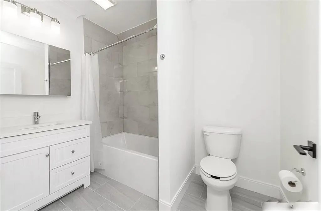 68 Day St, Jamaica Plain