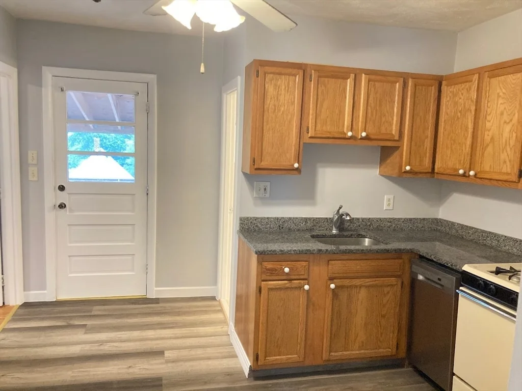 318 Granite St, Quincy