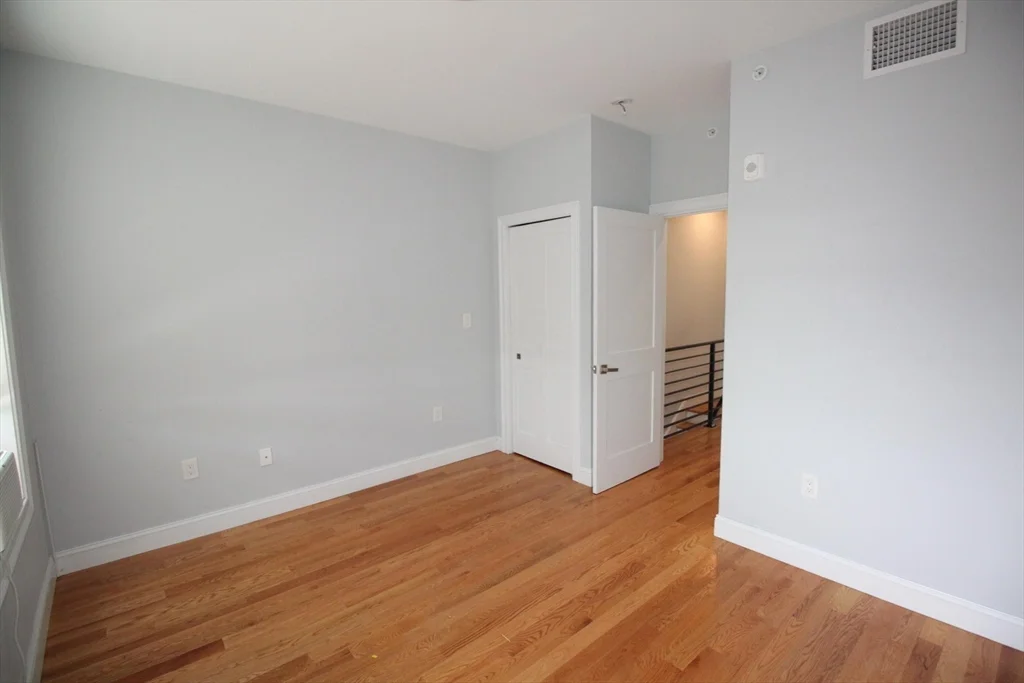 108 Main St, Everett