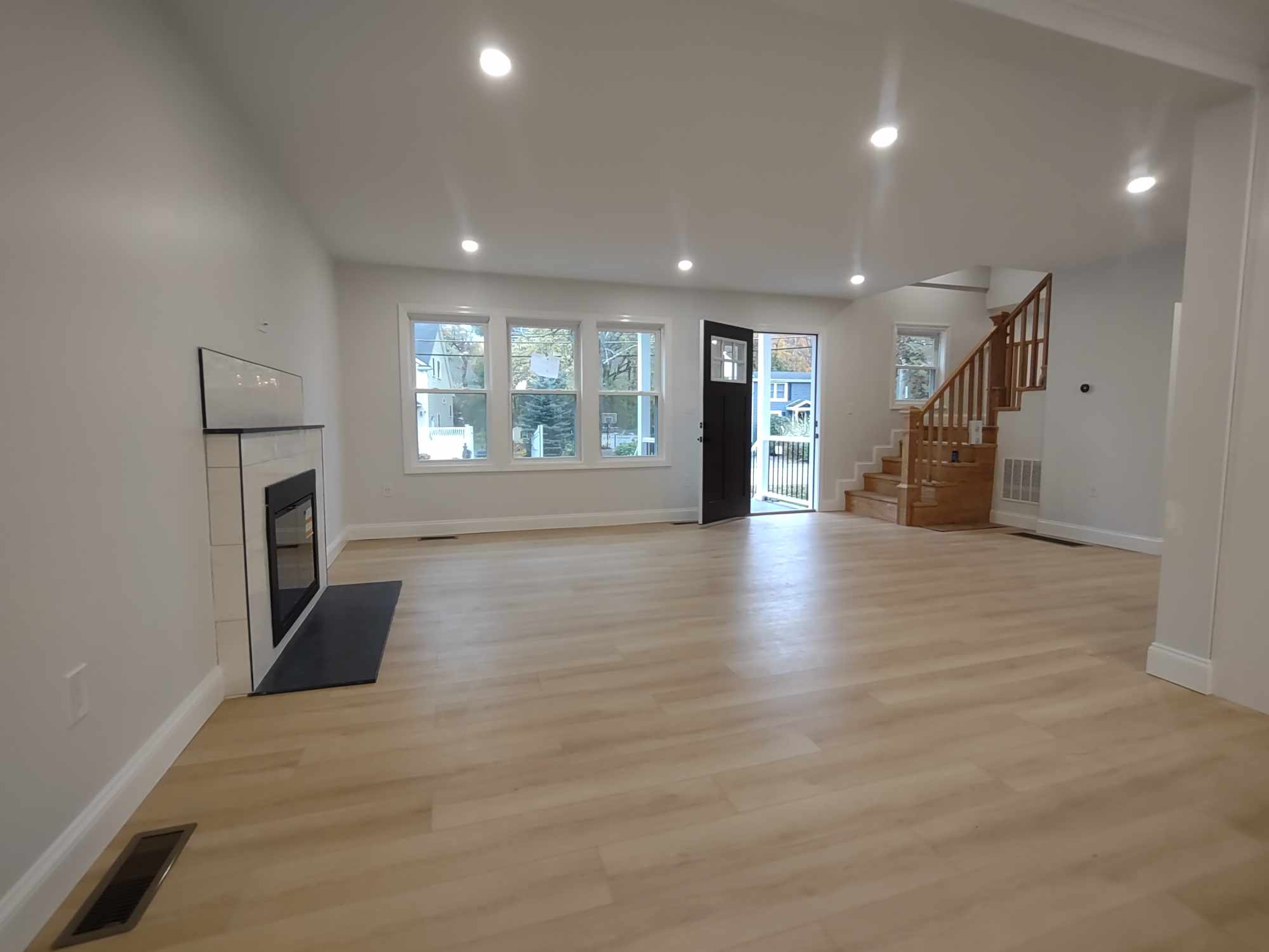 4 bed, 3 bath apartment for rent at 76 Lexington St Unit Na, Burlington — photo 1 of 16