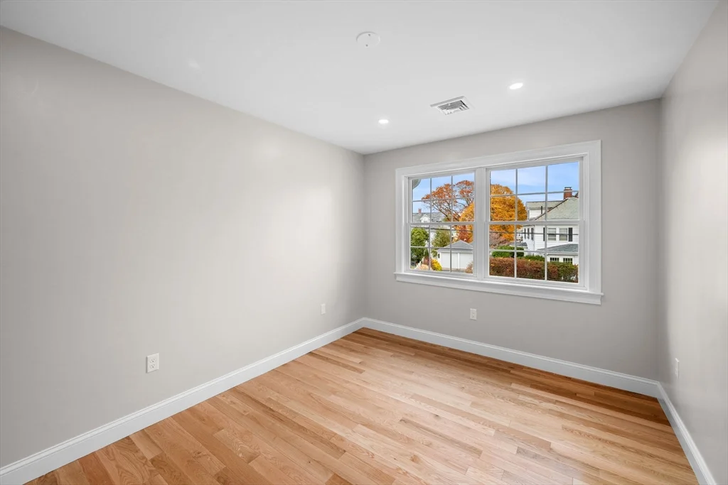 60 Ellsworth Rd, Peabody