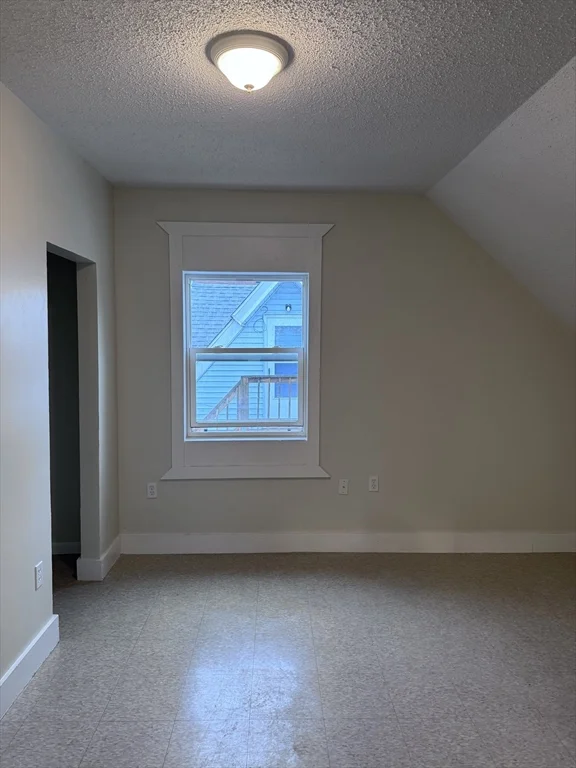 191 Walnut St, Holyoke