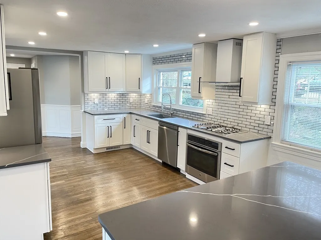 85 Regatta Rd, North Weymouth