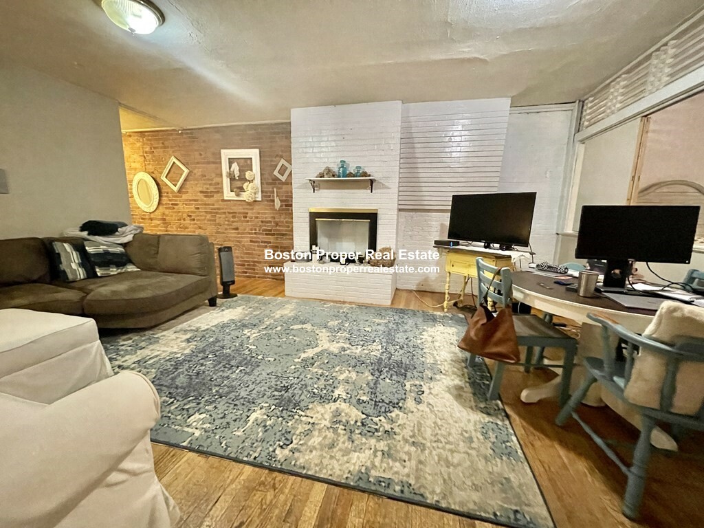 337 Beacon St, Back Bay