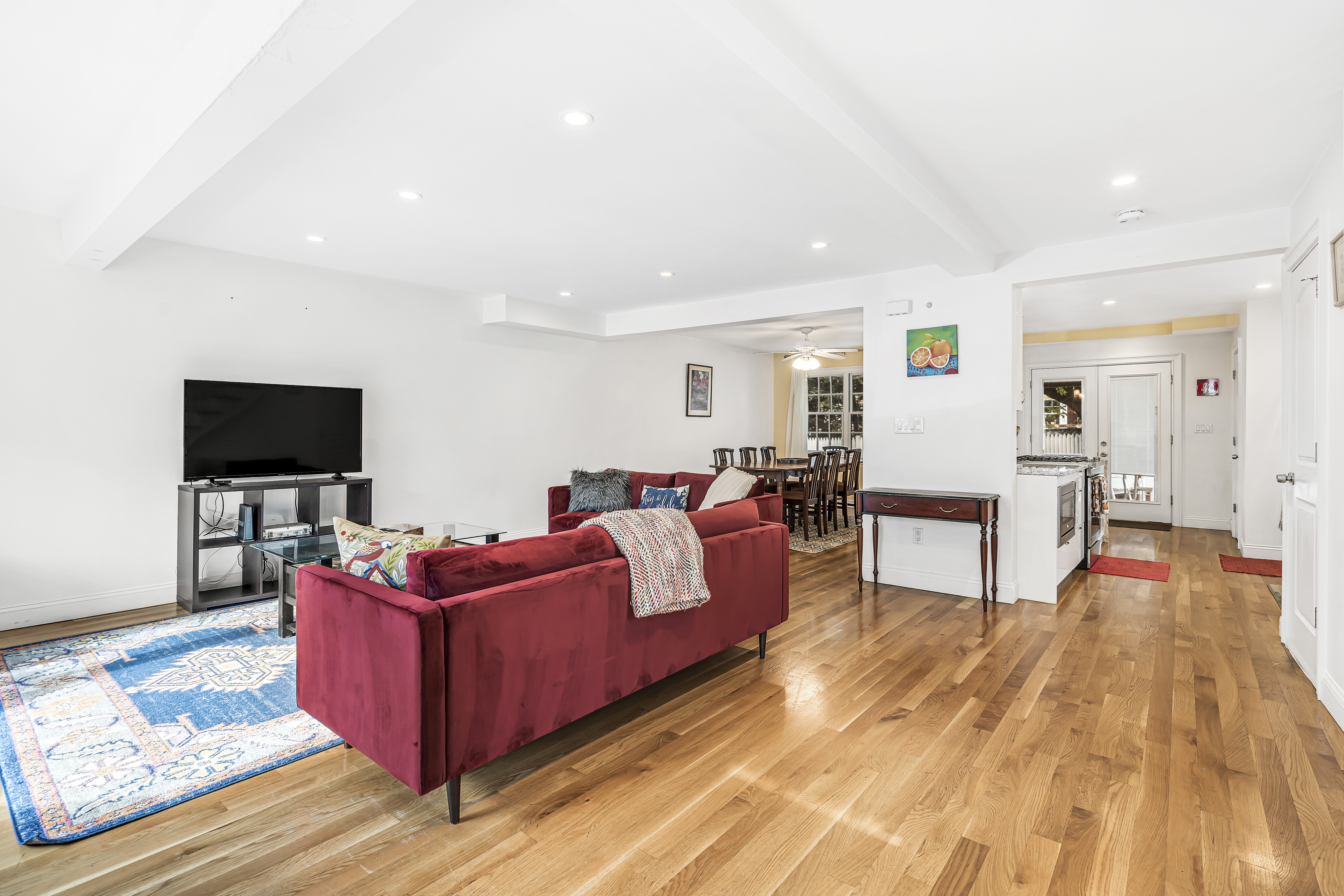 4 bed, 2.5 bath apartment for rent at 12 Bradbury St Unit 12, Allston — photo 5 of 30
