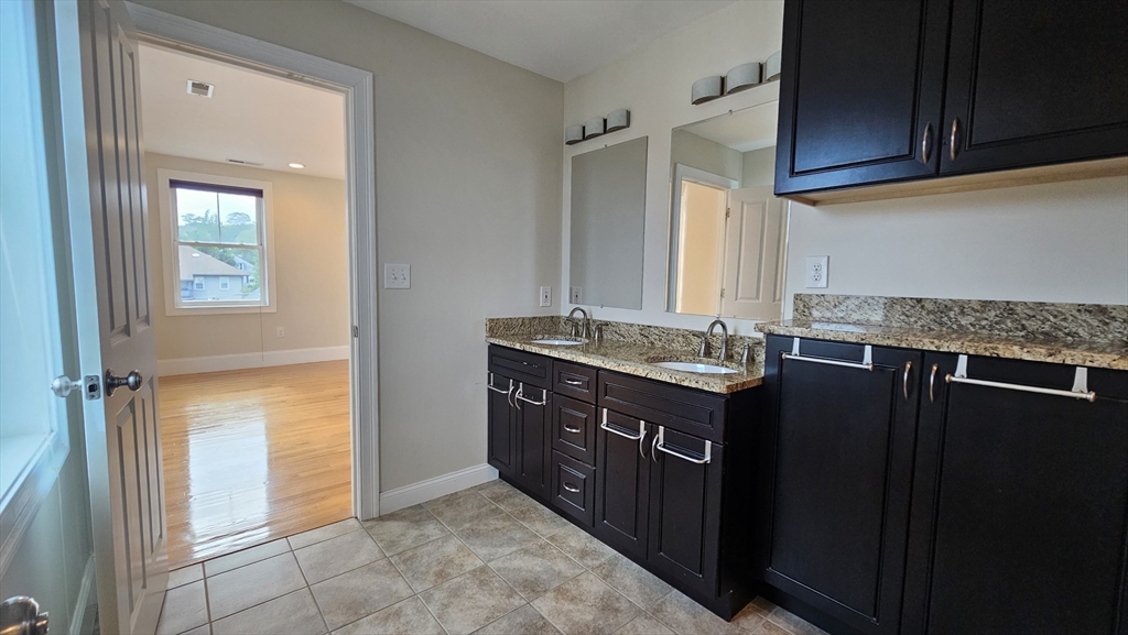 43 Hammond St, Waltham