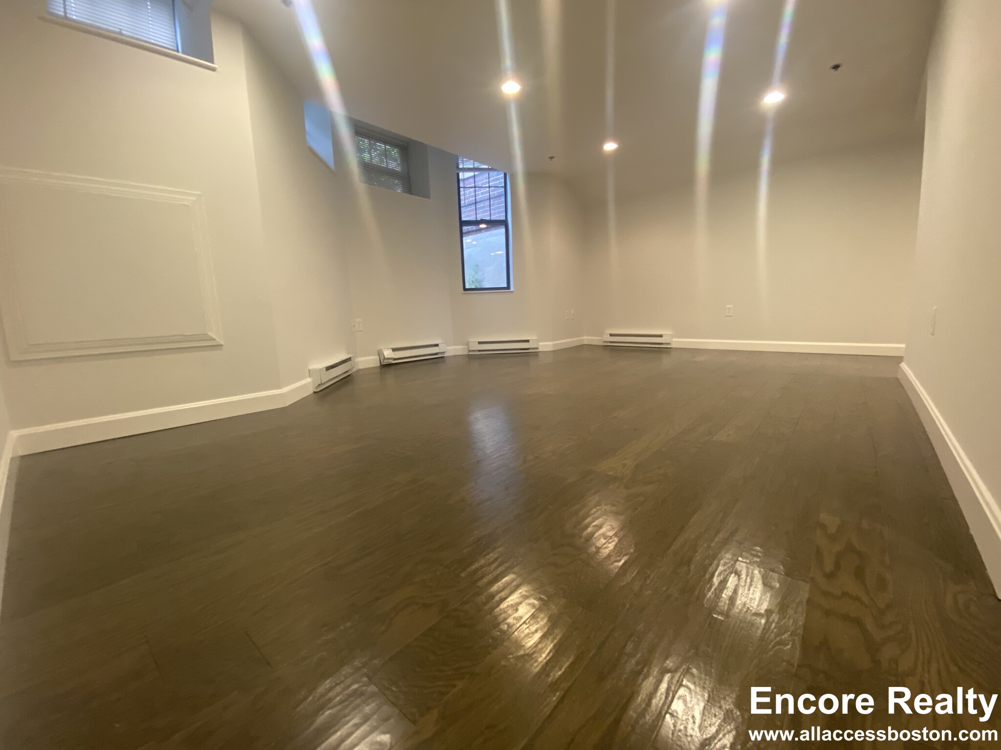 100 Queensberry St, Fenway