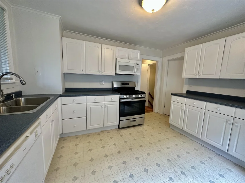 65 Walnut St, Belmont