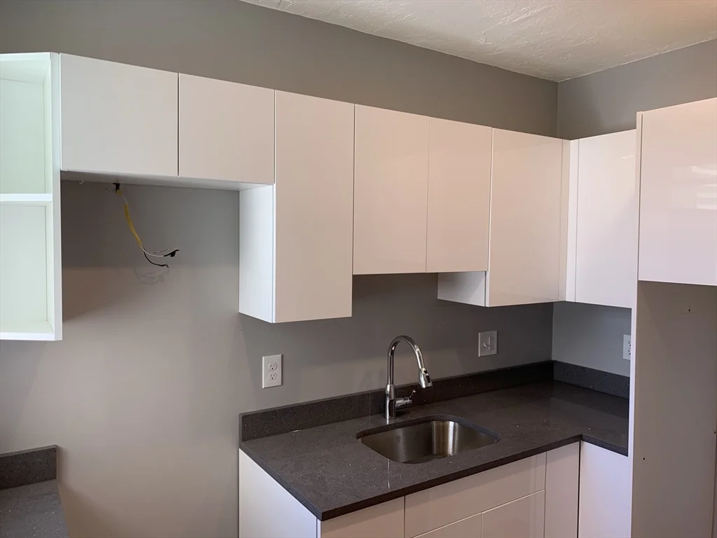 8 Beethoven St, Jamaica Plain