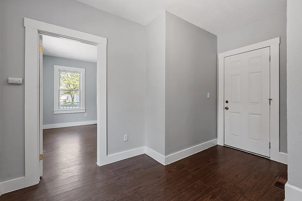 31 Mill St, Pepperell