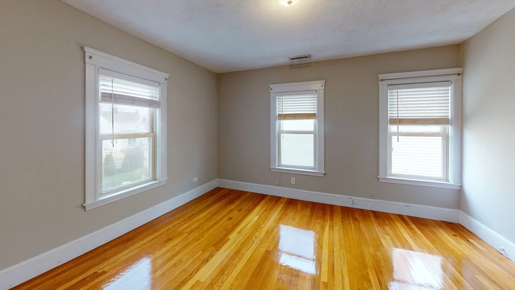 72-74 Harlow, East Arlington